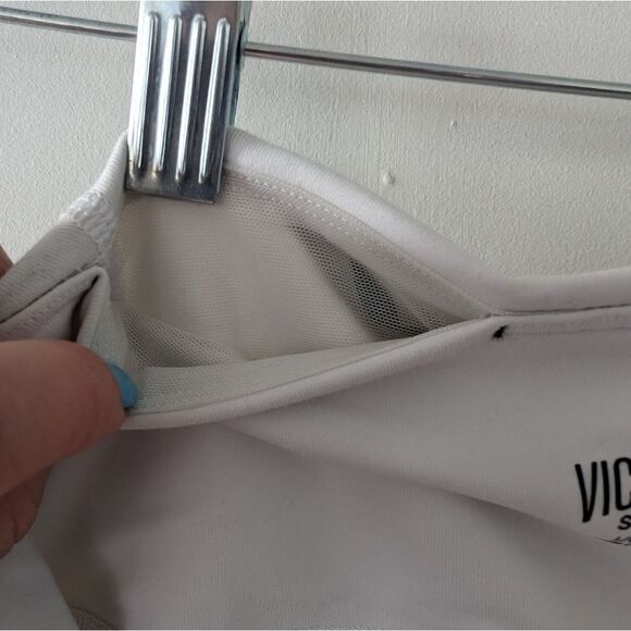 NWOT Victoria's Secret Sport Knockout Leggings with Mesh Lace Cutouts - L - Picture 8 of 9